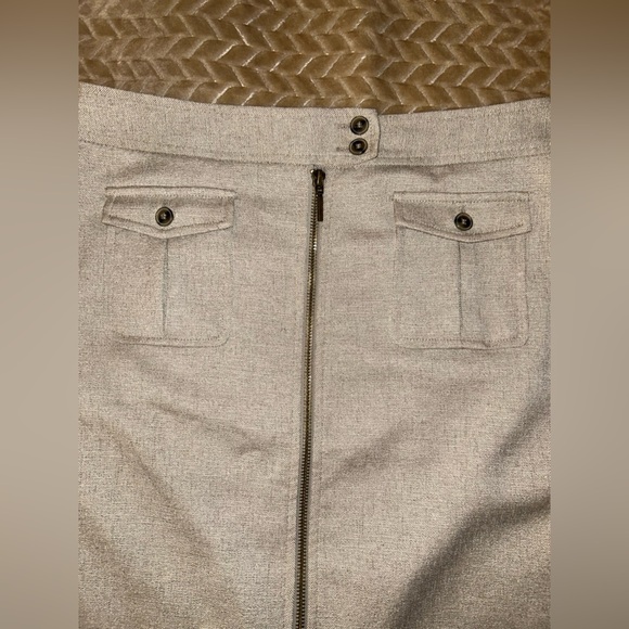 The Limited Mini Skirt. Size 8 - Picture 2 of 4